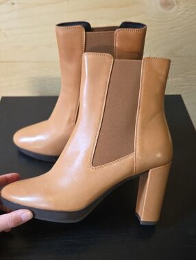 Geox Size 10 Women's Leather Tan Platform Block Heel Chelsea Boots NEW